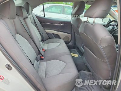 Zdjęcie 10 z 12 samochodu: 2018 TOYOTA CAMRY LE VIN:4T1B11HK6JU664777 - miniatura