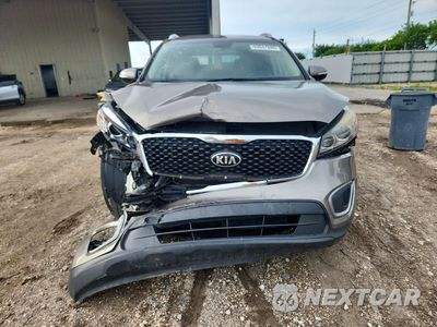 Piąte zdjęcie samochodu w środku: 2016 KIA SORENTO LX VIN:5XYPG4A34GG137845 - miniatura