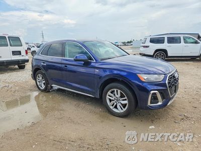 Czwarte zdjęcie samochodu z boku: 2022 AUDI Q5 PREMIUM 45 VIN:WA1GAAFY7N2012098 - miniatura