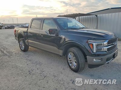 Czwarte zdjęcie samochodu z boku: 2025 FORD F150 KING RANCH VIN:1FTFW6L8XSFC61066 - miniatura