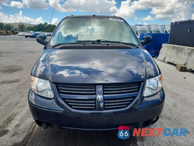 Piąte zdjęcie samochodu w środku: 2007 DODGE GRAND CARAVAN SXT VIN:2D4GP44L67R131913 - miniatura