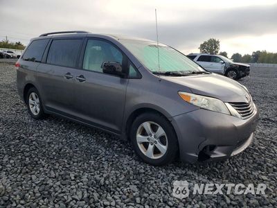Czwarte zdjęcie samochodu z boku: 2011 TOYOTA SIENNA LE VIN:5TDKK3DCXBS098365 - miniatura