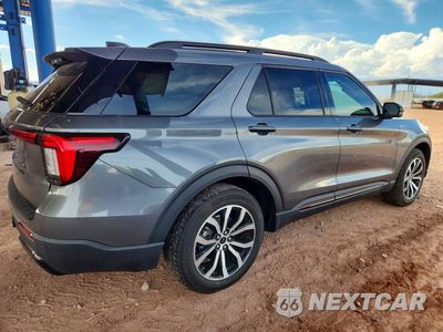 Trzecie zdjęcie samochodu z tyłu: 2025 FORD EXPLORER ST-LINE VIN:1FMUK7KH3SGA46368 - miniatura