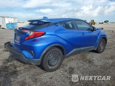 Trzecie zdjęcie samochodu z tyłu: 2019 TOYOTA C-HR LE VIN:NMTKHMBX9KR101118 - miniatura