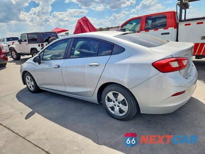 Drugie zdjęcie samochodu z przodu: 2019 CHEVROLET CRUZE VIN:1G1BJ5SM7K7105933 - miniatura