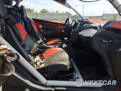 Piąte zdjęcie samochodu w środku: 2019 CAN-AM MAVERICK X3 UTILITY VEHICLE VIN:3JBVXAW46KK001119 - miniatura