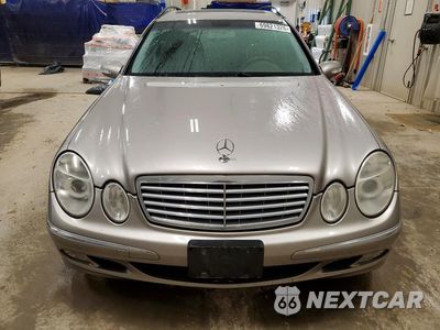 Piąte zdjęcie samochodu w środku: 2005 MERCEDES-BENZ E-CLASS E500 VIN:WDBUH83J05X165914 - miniatura
