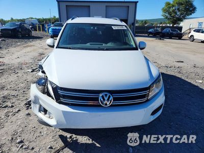 Piąte zdjęcie samochodu w środku: 2017 VOLKSWAGEN TIGUAN S VIN:WVGBV7AX4HK054668 - miniatura
