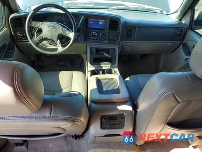 Zdjęcie 8 z 12 samochodu: 2005 CHEVROLET TAHOE C1500 VIN:1GNEC13T45R275759 - miniatura