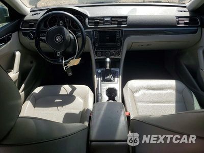Zdjęcie 8 z 12 samochodu: 2018 VOLKSWAGEN PASSAT SE VIN:1VWBA7A39JC032076 - miniatura