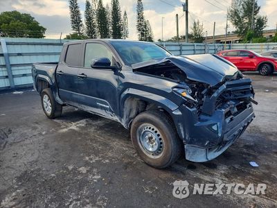 Czwarte zdjęcie samochodu z boku: 2026 TOYOTA TACOMA SR5 VIN:3TYKB5FN8TT034065 - miniatura