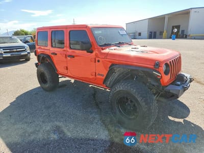 Czwarte zdjęcie samochodu z boku: 2019 JEEP WRANGLER UNLIMITED SAHARA VIN:1C4HJXEG6KW575511 - miniatura