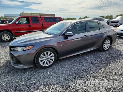 2018 TOYOTA CAMRY LE 4T1B11HK1JU632562 - główne zdjęcie licytacji z USA - miniatura