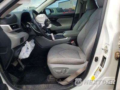 Zdjęcie 7 z 13 samochodu: 2020 TOYOTA HIGHLANDER LE VIN:5TDZZRAH7LS510305 - miniatura