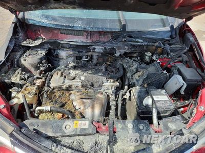 Zdjęcie 11 z 12 samochodu: 2017 TOYOTA RAV4 XLE VIN:JTMRFREV5HJ108022 - miniatura