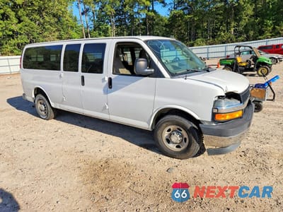 Czwarte zdjęcie samochodu z boku: 2017 CHEVROLET EXPRESS G3500 LT VIN:1GAZGPFG6H1231077 - miniatura