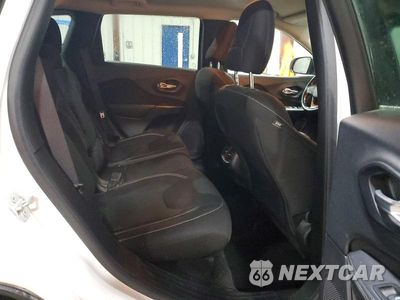 Zdjęcie 11 z 13 samochodu: 2015 JEEP CHEROKEE LATITUDE VIN:1C4PJMCS4FW725722 - miniatura