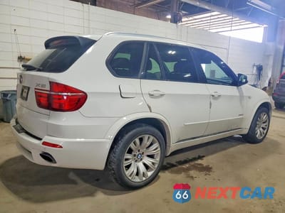 Trzecie zdjęcie samochodu z tyłu: 2013 BMW X5 XDRIVE50I VIN:5UXZV8C59DL899359 - miniatura