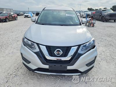 Piąte zdjęcie samochodu w środku: 2017 NISSAN ROGUE S VIN:JN8AT2MT5HW141090 - miniatura