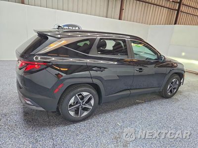 Trzecie zdjęcie samochodu z tyłu: 2026 HYUNDAI TUCSON SEL VIN:5NMJB3DE2TH657960 - miniatura