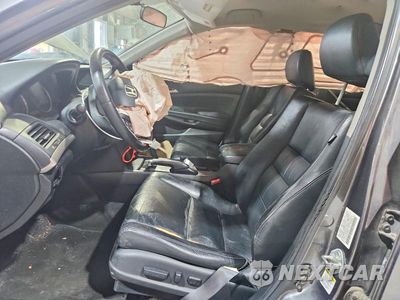 Zdjęcie 7 z 12 samochodu: 2011 HONDA ACCORD SE VIN:1HGCP2F69BA046554 - miniatura