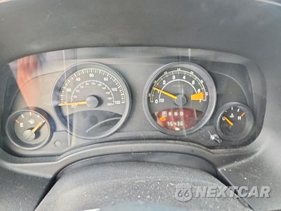 Zdjęcie 9 z 12 samochodu: 2015 JEEP COMPASS SPORT VIN:1C4NJCBA1FD250052 - miniatura
