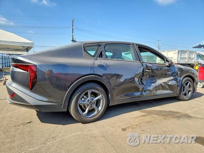 Trzecie zdjęcie samochodu z tyłu: 2025 KIA K4 LXS VIN:3KPFT4DE8SE146946 - miniatura
