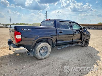 Trzecie zdjęcie samochodu z tyłu: 2019 TOYOTA TUNDRA CREWMAX SR5 VIN:5TFDW5F16KX821806 - miniatura