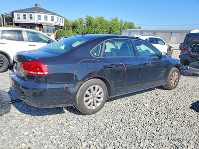 Trzecie zdjęcie samochodu z tyłu: 2015 VOLKSWAGEN PASSAT S VIN:1VWAT7A33FC040817 - miniatura