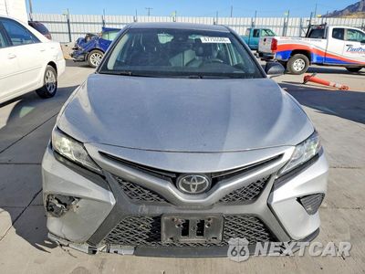 Piąte zdjęcie samochodu w środku: 2020 TOYOTA CAMRY SE NIGHTSHADE VIN:4T1G11AK9LU314112 - miniatura
