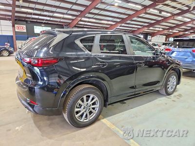 Trzecie zdjęcie samochodu z tyłu: 2025 MAZDA CX-5 SELECT VIN:JM3KFBBL4S0693126 - miniatura