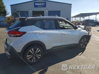 Trzecie zdjęcie samochodu z tyłu: 2020 NISSAN KICKS SR VIN:3N1CP5DV1LL493371 - miniatura