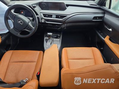 Zdjęcie 8 z 12 samochodu: 2019 LEXUS UX 200 VIN:JTHY3JBH3K2006872 - miniatura