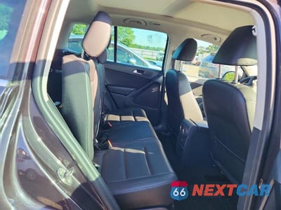 Zdjęcie 10 z 12 samochodu: 2016 VOLKSWAGEN TIGUAN S VIN:WVGBV7AX8GW607815 - miniatura