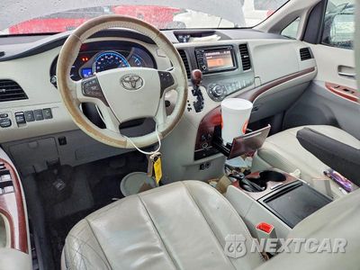 Zdjęcie 8 z 12 samochodu: 2014 TOYOTA SIENNA XLE 7-PASSENGER VIN:5TDDK3DC0ES090515 - miniatura