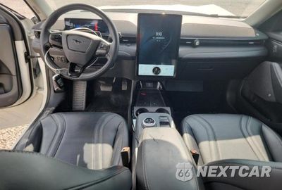 Zdjęcie 8 z 12 samochodu: 2023 FORD MUSTANG MACH-E PREMIUM VIN:3FMTK3R7XPMB00795 - miniatura