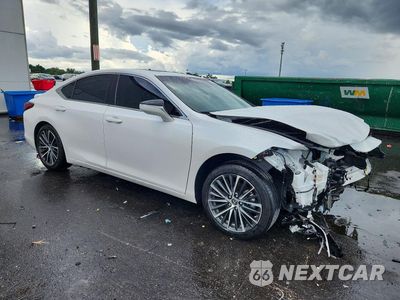 Czwarte zdjęcie samochodu z boku: 2025 LEXUS ES 300H BASE VIN:58ADA1C16SU072619 - miniatura