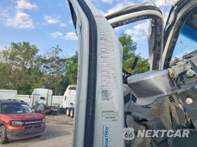 Zdjęcie 11 z 13 samochodu: 2020 KENWORTH T680 SEMI TRUCK VIN:1XKYD49X1LJ379107 - miniatura