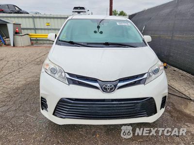 Piąte zdjęcie samochodu w środku: 2018 TOYOTA SIENNA LE VIN:5TDJZ3DC0JS204859 - miniatura