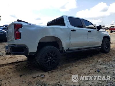 Trzecie zdjęcie samochodu z tyłu: 2021 CHEVROLET SILVERADO K1500 LT TRAIL BOSS VIN:3GCPYFEDXMG374056 - miniatura