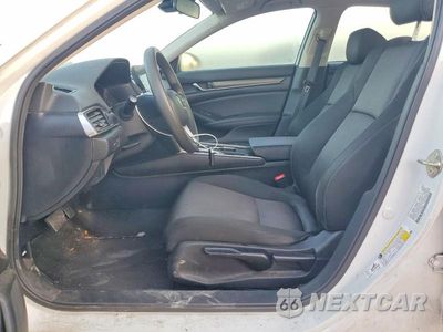 Zdjęcie 7 z 12 samochodu: 2019 HONDA ACCORD LX VIN:1HGCV1F19KA168805 - miniatura