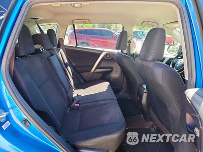 Zdjęcie 11 z 13 samochodu: 2017 TOYOTA RAV4 LE VIN:JTMZFREV2HJ124145 - miniatura