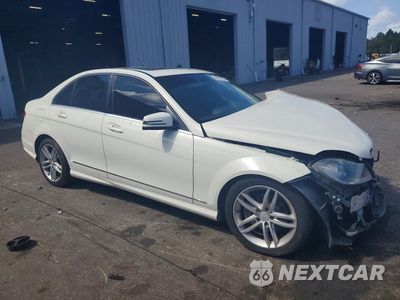 Czwarte zdjęcie samochodu z boku: 2012 MERCEDES-BENZ C 300 4MATIC VIN:WDDGF8BB3CR226517 - miniatura