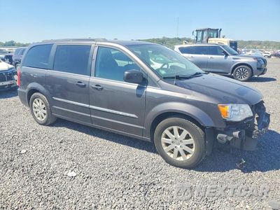Czwarte zdjęcie samochodu z boku: 2015 CHRYSLER TOWN & COUNTRY TOURING VIN:2C4RC1BGXFR676100 - miniatura