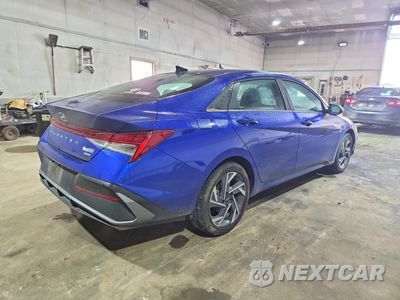Trzecie zdjęcie samochodu z tyłu: 2026 HYUNDAI ELANTRA LIMITED VIN:KMHLN4DJ9TU193248 - miniatura