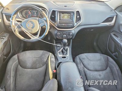Zdjęcie 8 z 12 samochodu: 2017 JEEP CHEROKEE LATITUDE VIN:1C4PJMCS2HW531550 - miniatura