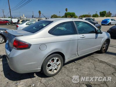 Trzecie zdjęcie samochodu z tyłu: 2009 FORD FOCUS SE VIN:1FAHP32N99W165716 - miniatura