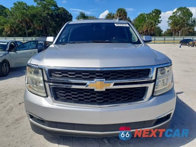 Piąte zdjęcie samochodu w środku: 2019 CHEVROLET SUBURBAN C1500 LT VIN:1GNSCHKC6KR201509 - miniatura