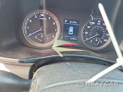 Zdjęcie 9 z 13 samochodu: 2019 HYUNDAI TUCSON SE VIN:KM8J23A40KU969001 - miniatura