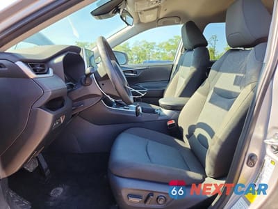 Zdjęcie 7 z 13 samochodu: 2025 TOYOTA RAV4 HYBRID XLE VIN:4T3RWRFV0SU164781 - miniatura